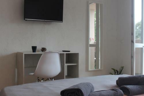 Apartment 17