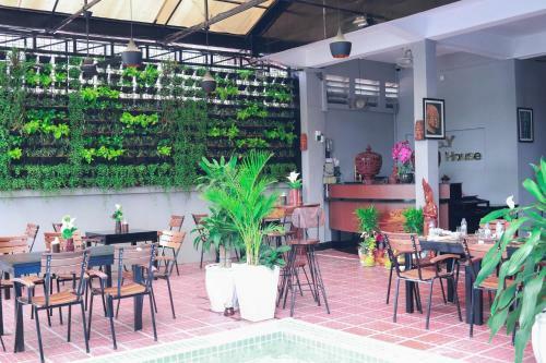 Hostal Sy Guesthouse