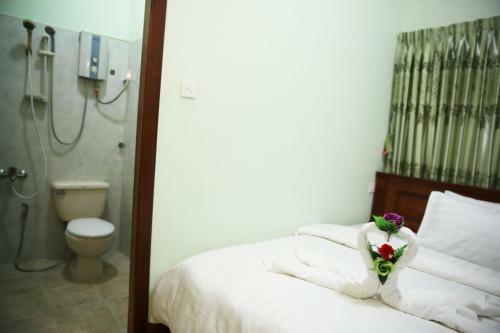 Damnak Riverside Bunk Bed Hostel & Bar