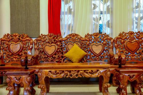 Bed & Breakfast Ratana Villa