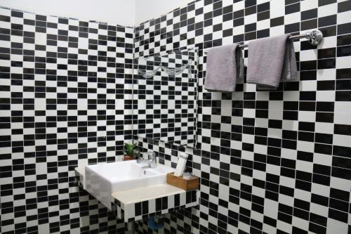 Bed & Breakfast Ratana Villa