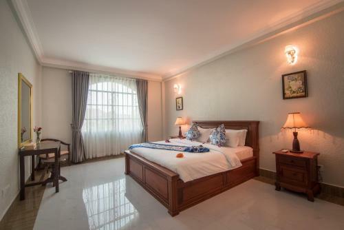 T-easy Crystal Hotel