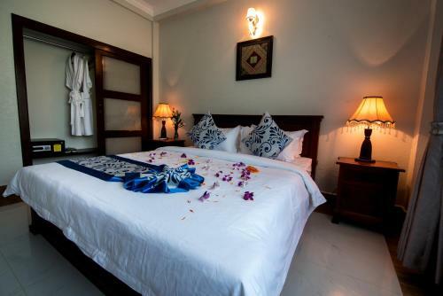 T-easy Crystal Hotel