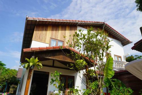 Angkor Dino B&B