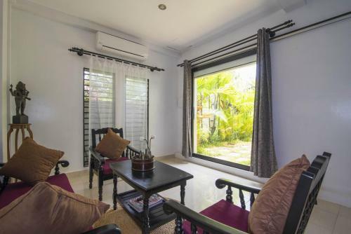 Enkosa 3-bedroom Modern Villa
