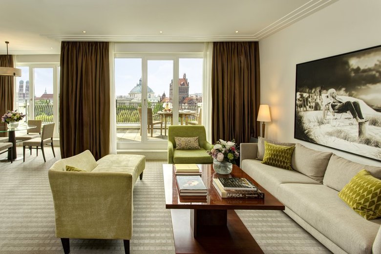 Hotel The Charles