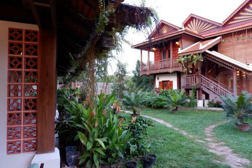 Hotel Samot Baitong Resort