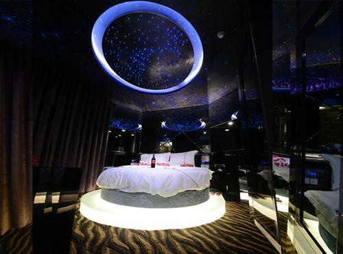 Crystal Theme Hotel