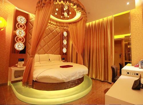 Crystal Theme Hotel