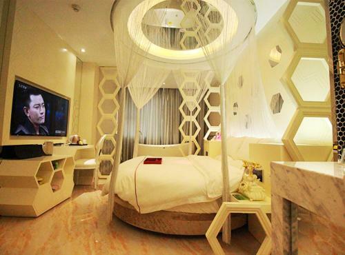 Crystal Theme Hotel