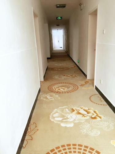 Shenghong Hotel