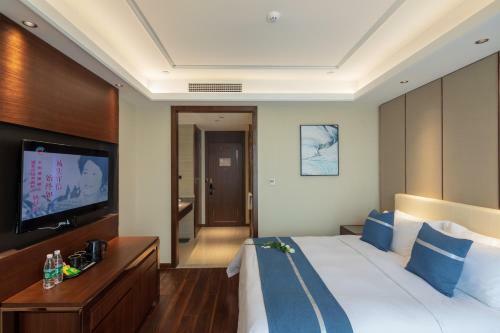 Yushan Town Tianji Cloud Business Hotel