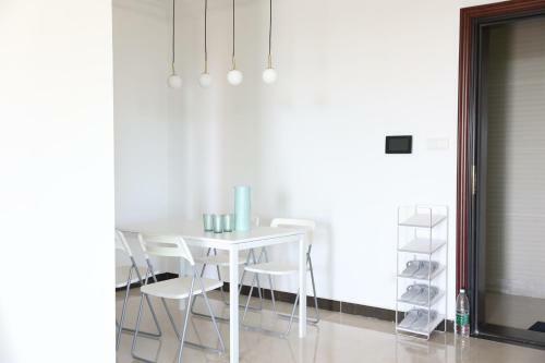Laiwan Comingsoon East European Apartment
