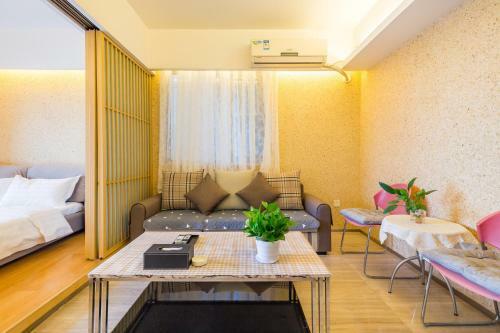 Chengdu Happy Trip Holiday Apartment