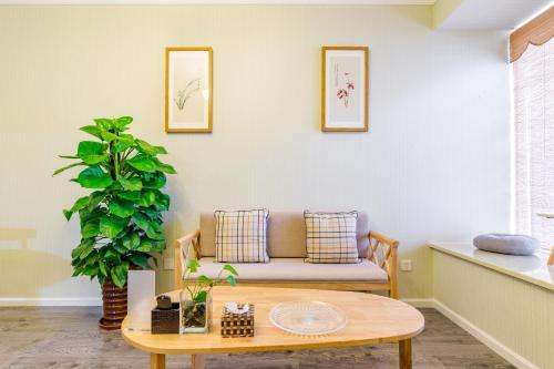 Jianshe Apartment