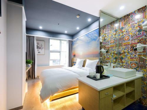 Pathfinder Chengdu Chasing Dream Hostel Chunxi Road Branch
