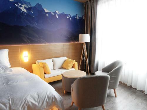 Pathfinder Chengdu Chasing Dream Hostel Chunxi Road Branch
