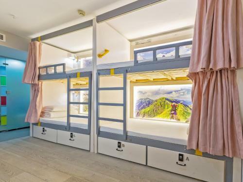 Pathfinder Chengdu Chasing Dream Hostel Chunxi Road Branch
