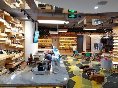 Pathfinder Chengdu Chasing Dream Hostel Chunxi Road Branch