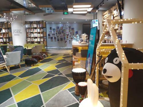 Pathfinder Chengdu Chasing Dream Hostel Chunxi Road Branch