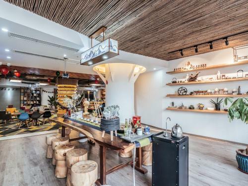 Pathfinder Chengdu Chasing Dream Hostel Chunxi Road Branch