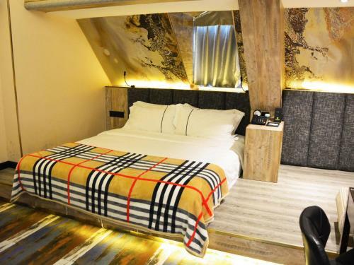 Xinyi Art Suit Hotel