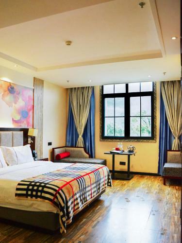 Xinyi Art Suit Hotel