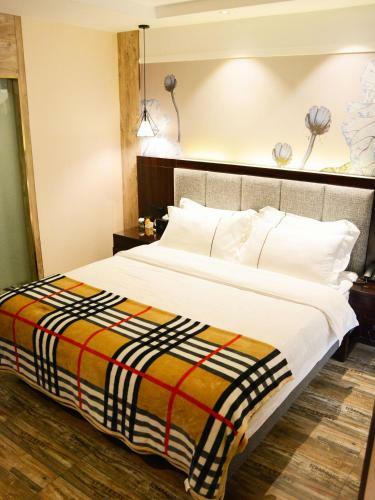 Xinyi Art Suit Hotel