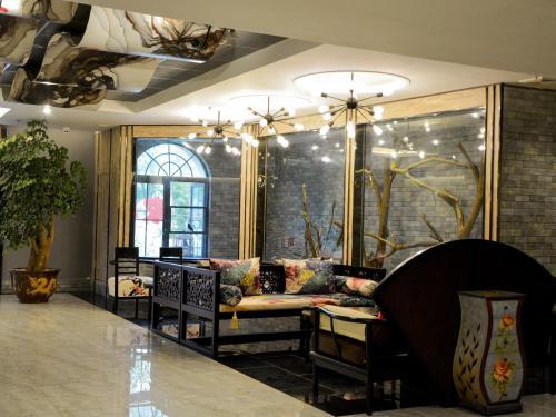 Xinyi Art Suit Hotel