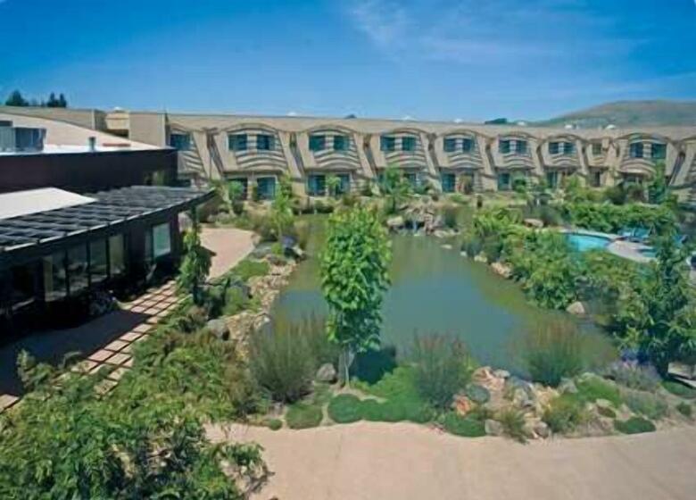 Doubletree By Hilton Hotel & Spa Napa Valley-american Canyon