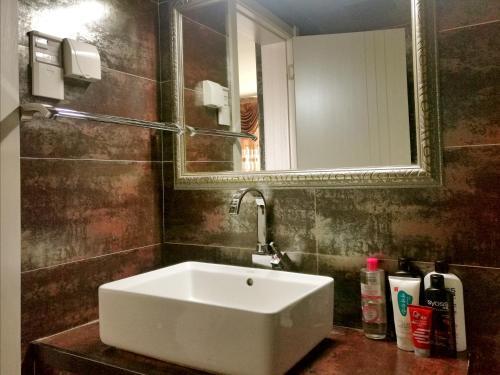 �r�mqi New Home Apartment