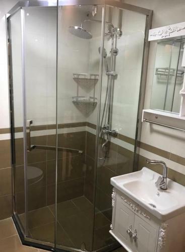 Yangzhou Jinglu Apartment