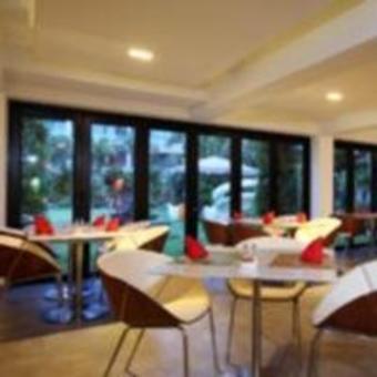 Hotel B-lay Tong Resort