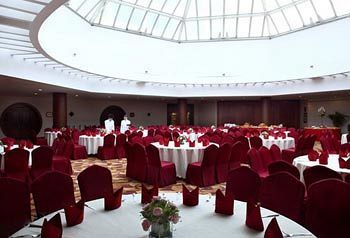 Famous International Hotel