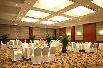 Famous International Hotel