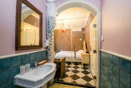 Hostal Gulang Yu Xiaobai Gong Guest House