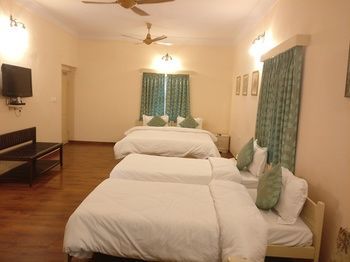 Hotel Suryaa Villa