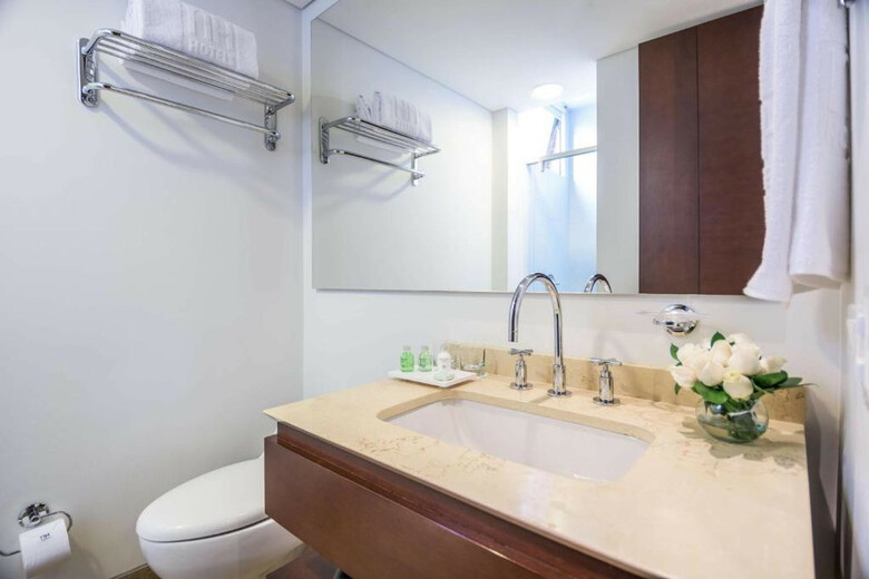 Hotel NH Royal Urban 93