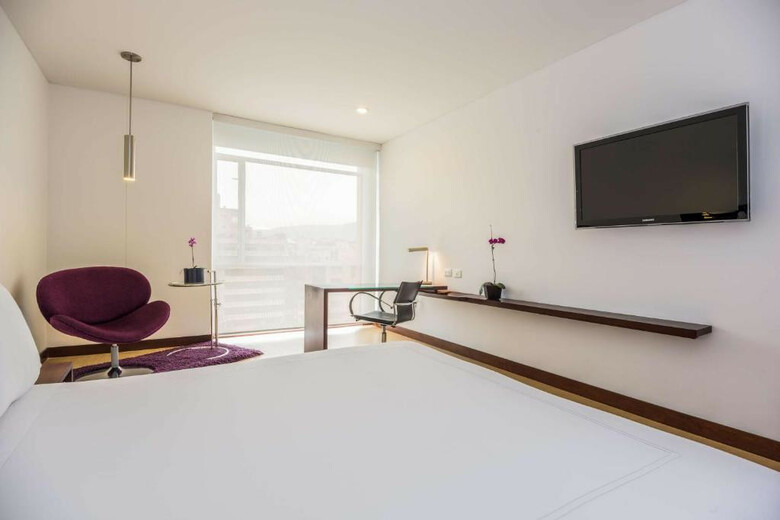 Hotel NH Royal Urban 93