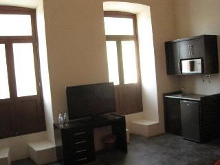 Monteleon Hotel And Suites