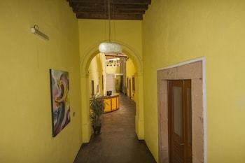 Monteleon Hotel And Suites