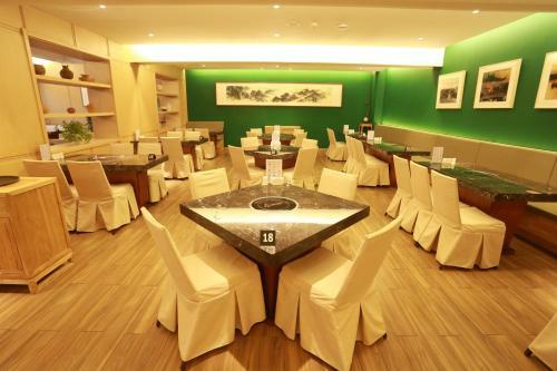 Qinhuangdao Xinting Calligraphy Hotel