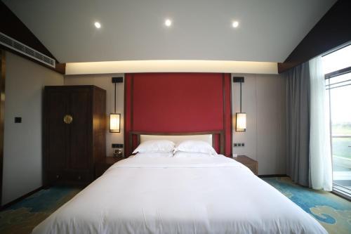 Deyi Banhai Tingshu Hotel