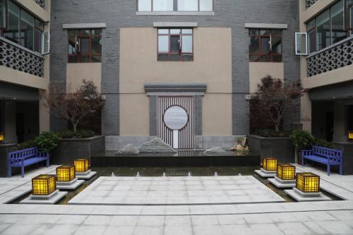 Deyi Banhai Tingshu Hotel