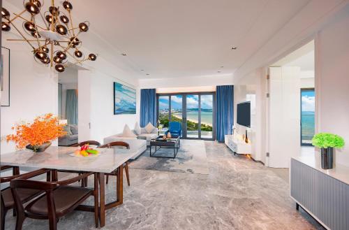 Sanya Rock Platinum Sea View Hotel