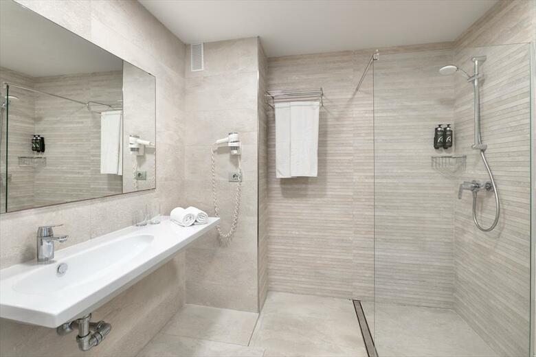Hotel Alexandre Troya