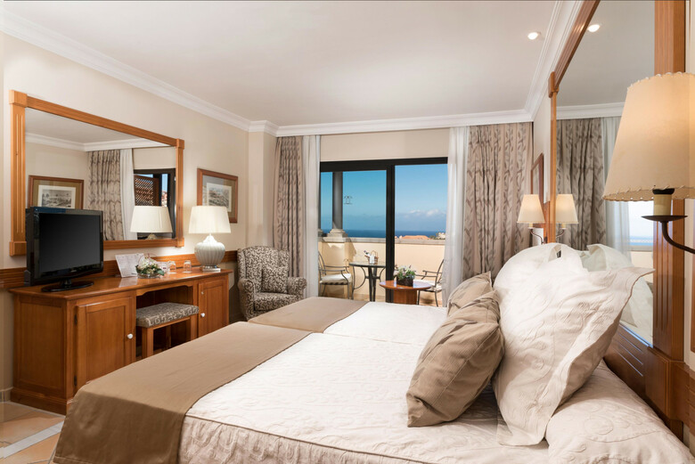 Hotel Gf Gran Costa Adeje