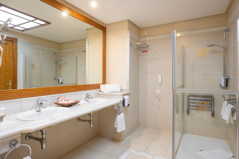 Hotel Gf Gran Costa Adeje