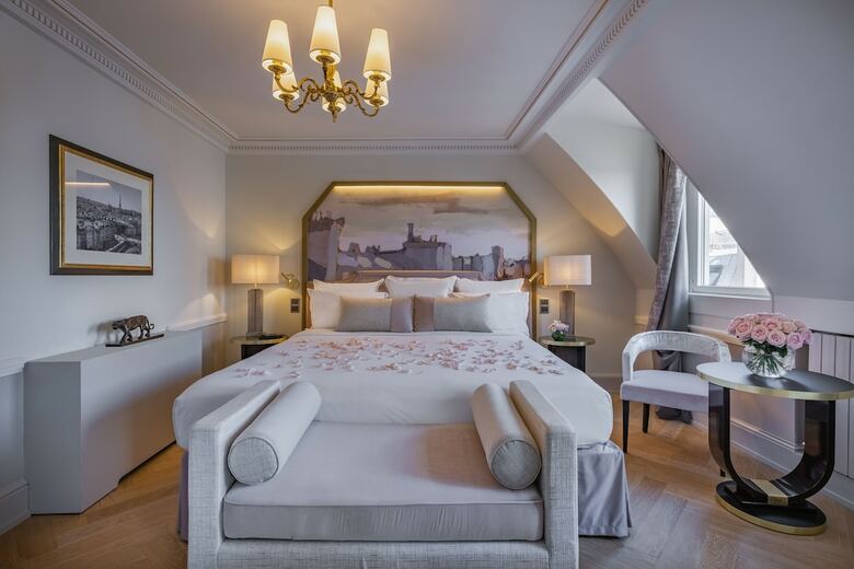 Hotel Champs Elysees Plaza
