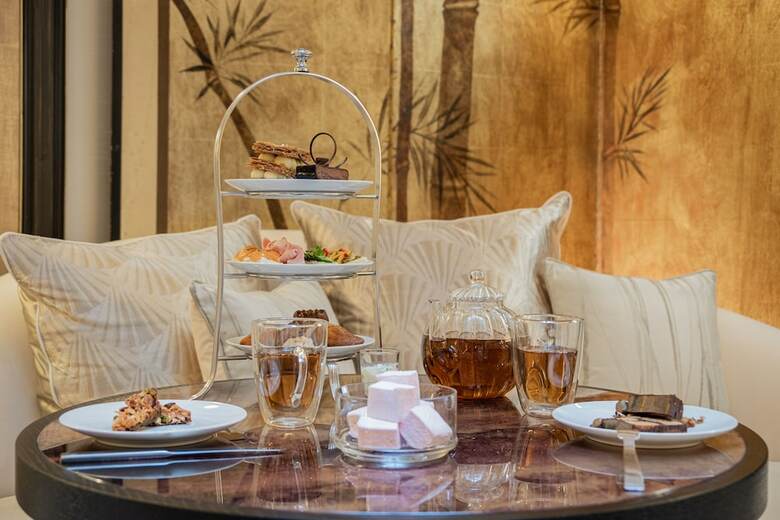 Hotel Champs Elysees Plaza
